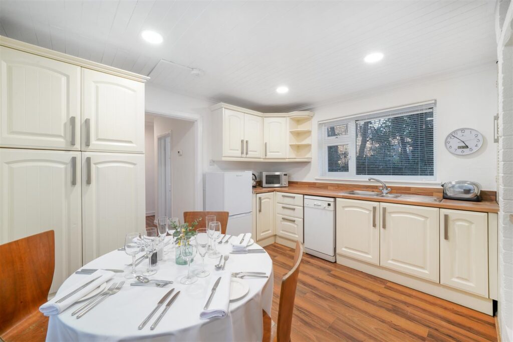 Sydney Road, Teddington, TW11