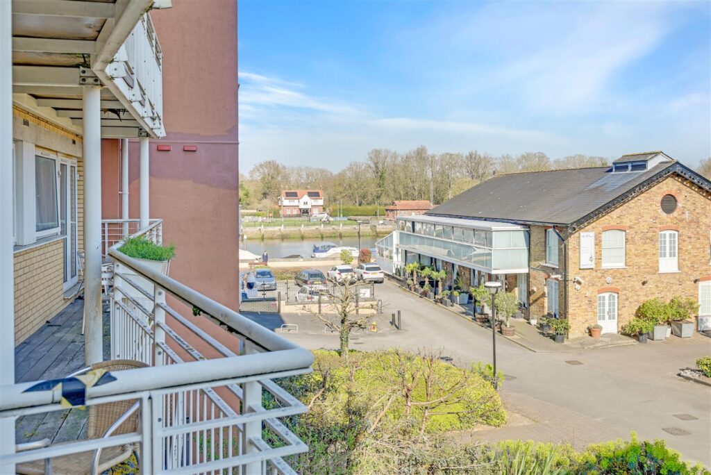 Fairmile House, Teddington, TW11