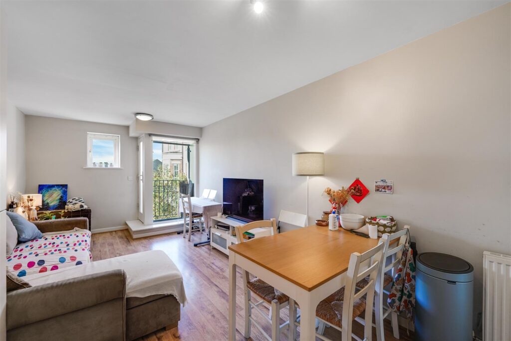 Styles Court, East Molesey, KT8