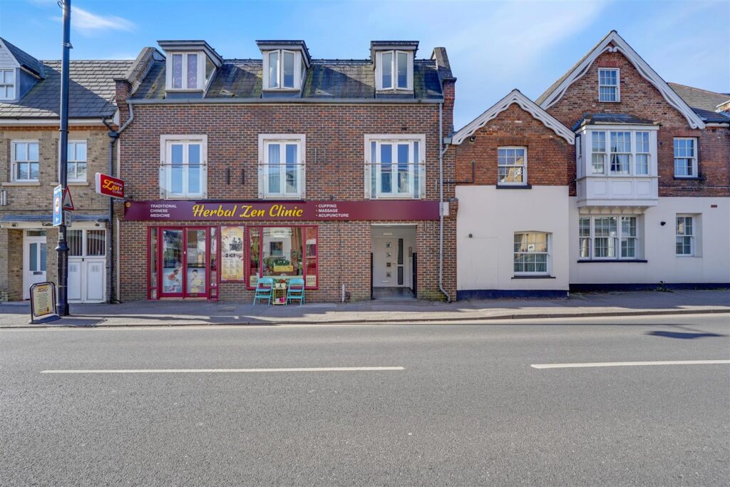 Styles Court, East Molesey, KT8