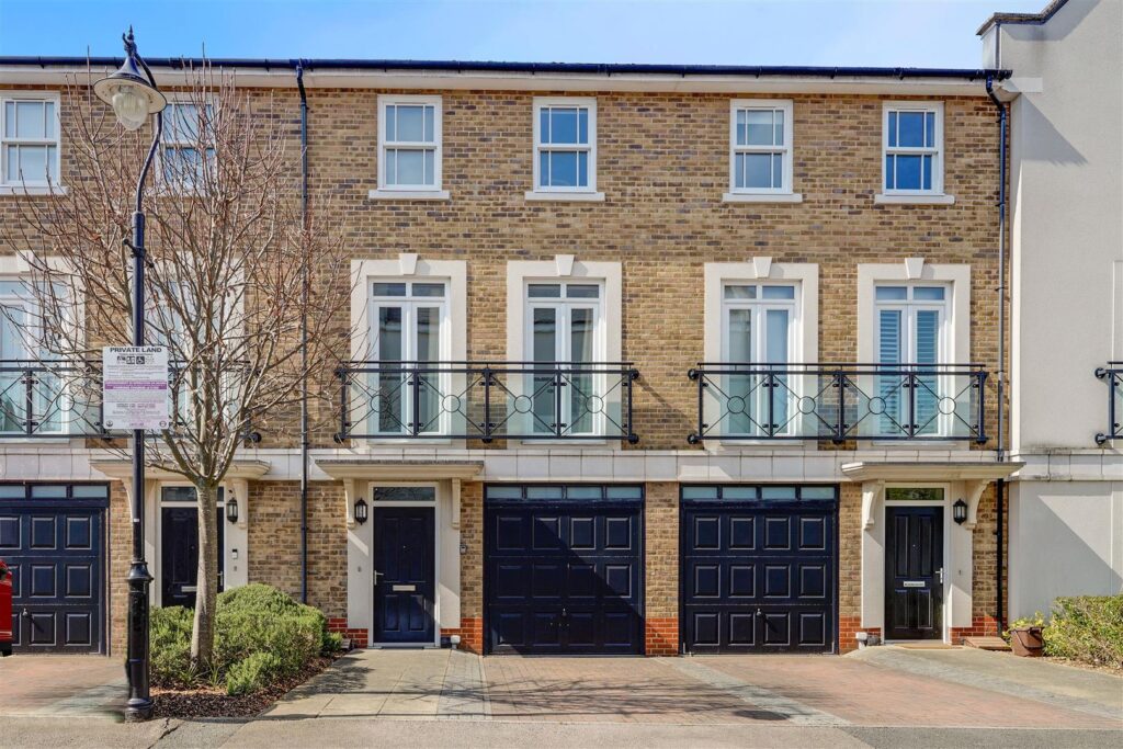 India Way, Roehampton, SW15