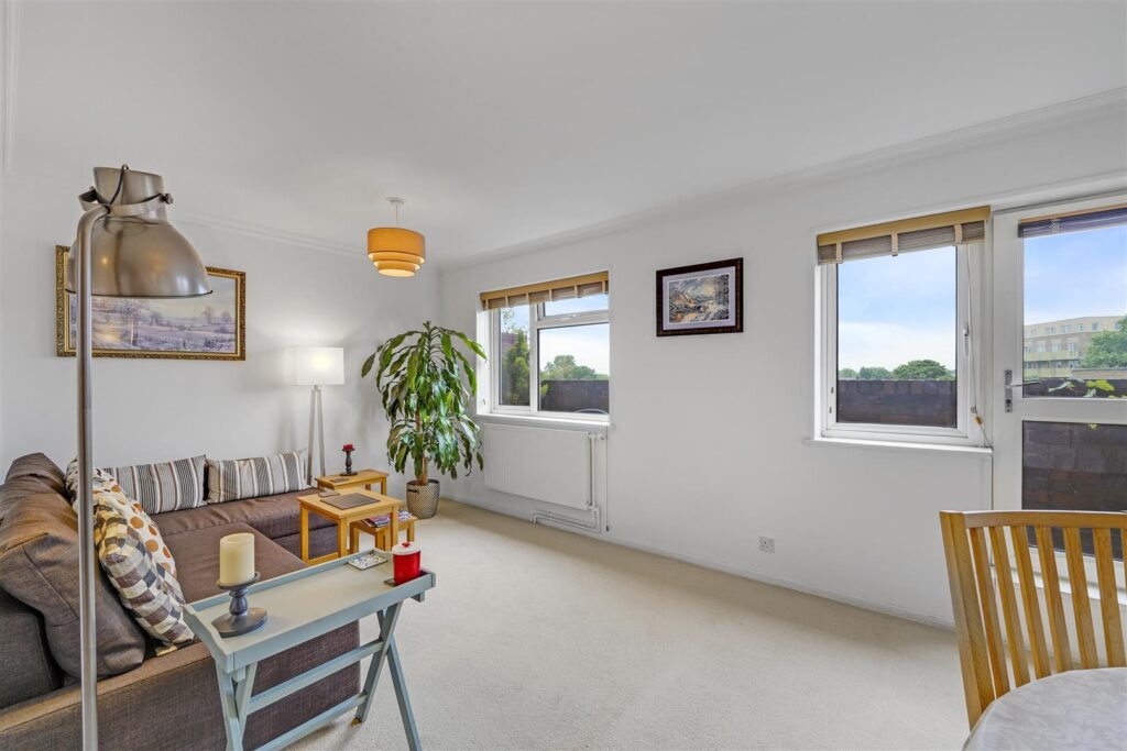 Brent Lea, Brentford, TW8