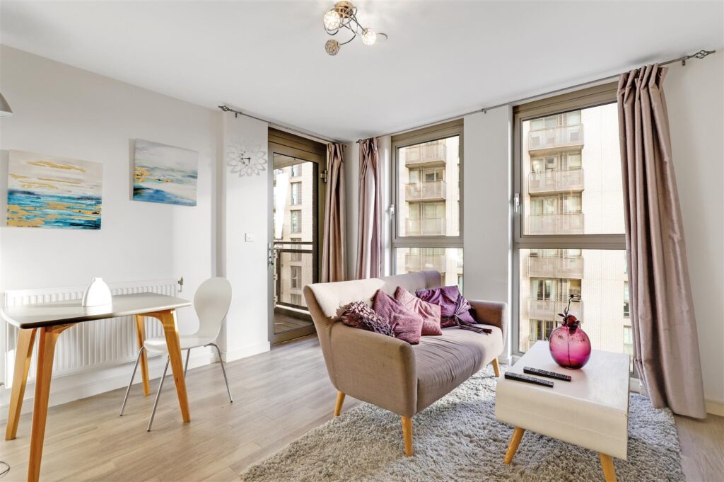 Roma Corte, Lewisham, SE13