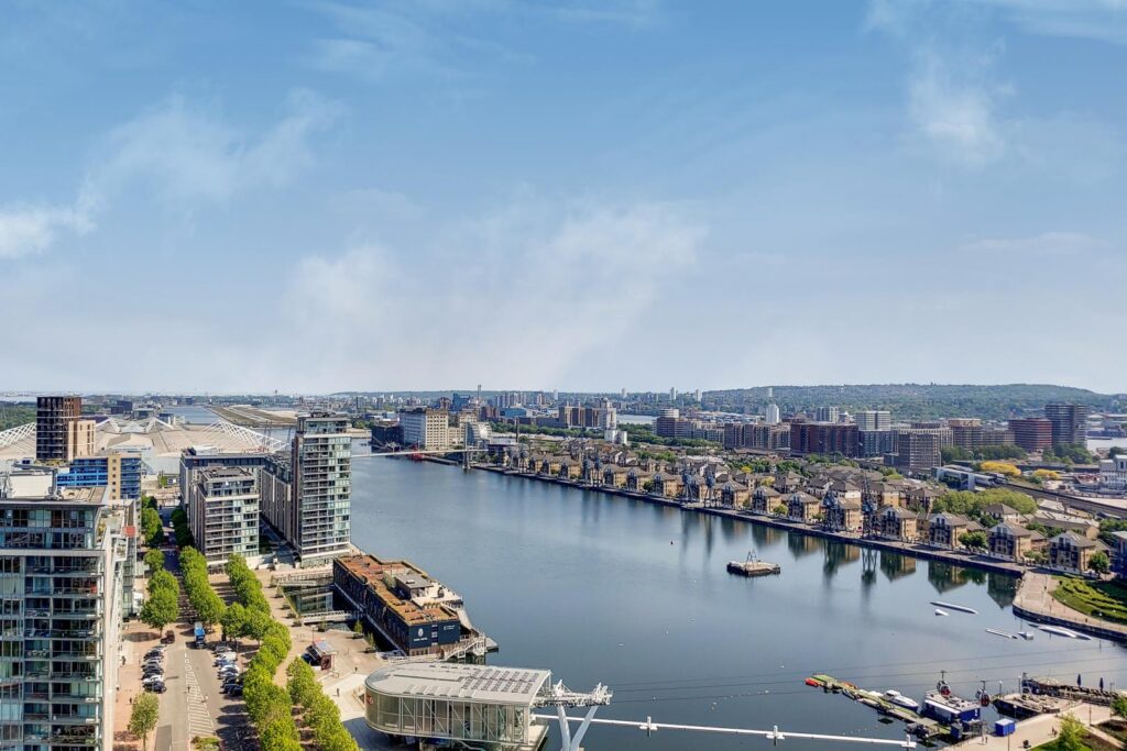 Hoola Apartments, Royal Victoria Dock, E16