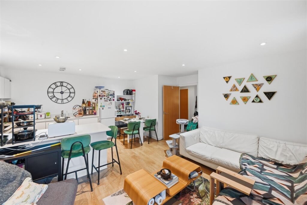 Sargasso Court, Bow, E3