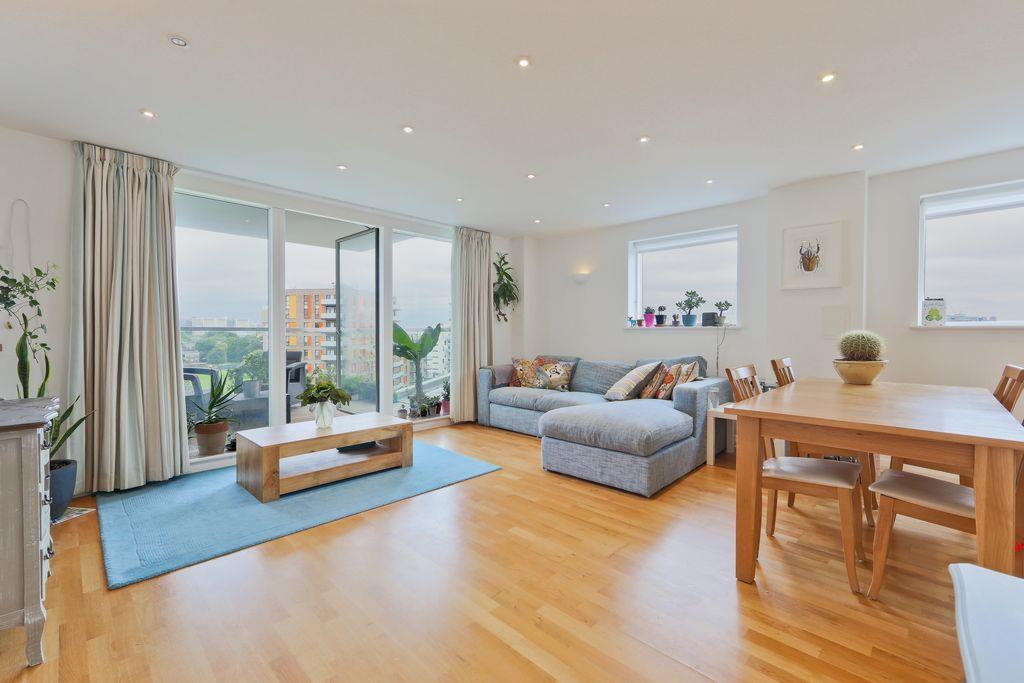 Ursula Gould Way, Tower Hamlets, E14