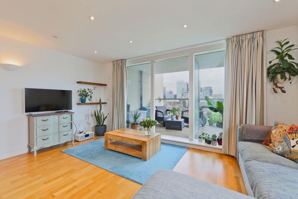 Ursula Gould Way, Tower Hamlets, E14