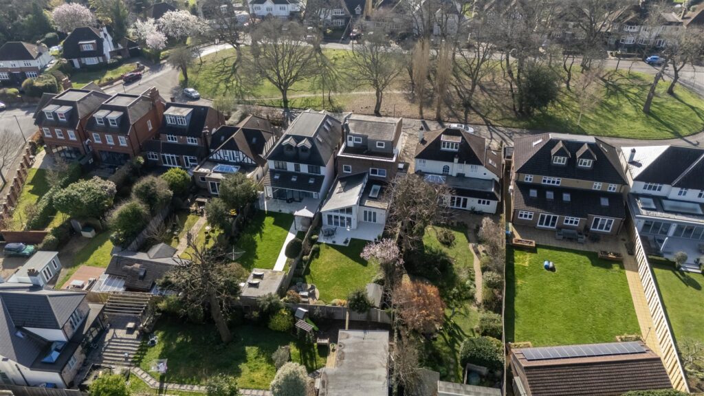 Manor Gardens, Hampton, TW12