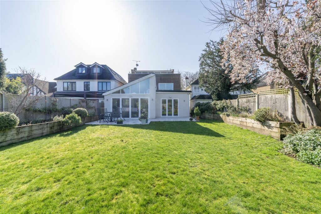 Manor Gardens, Hampton, TW12