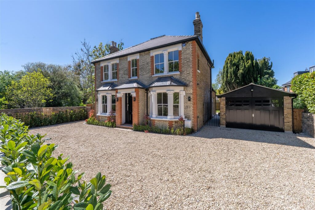 High Street, Hampton Hill, TW12