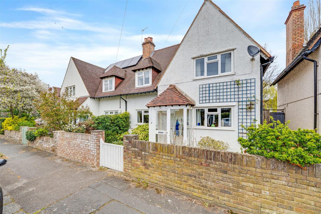Connaught Road, Teddington, TW11