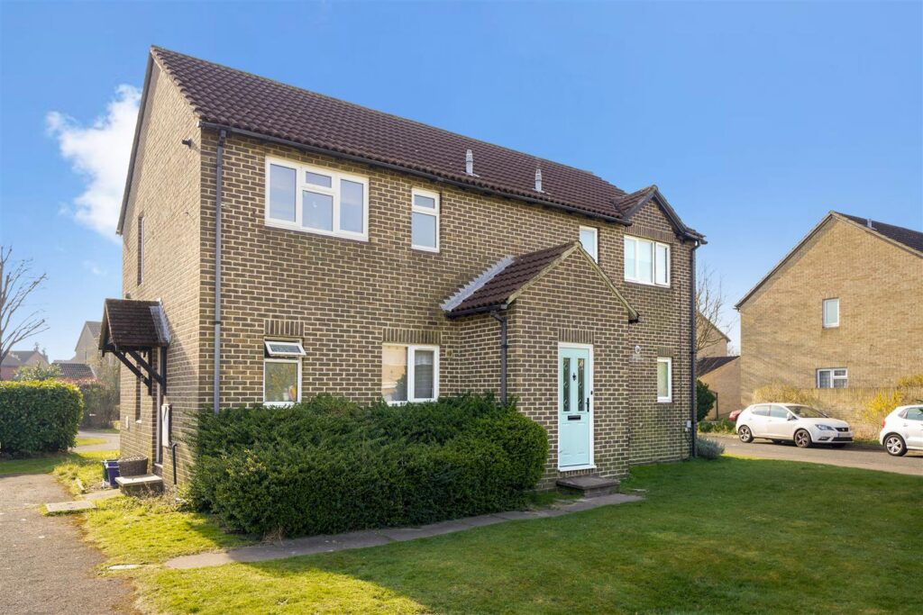 Page Close, Hampton, TW12