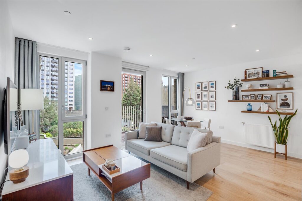 Copeland Court, Silvertown, E16