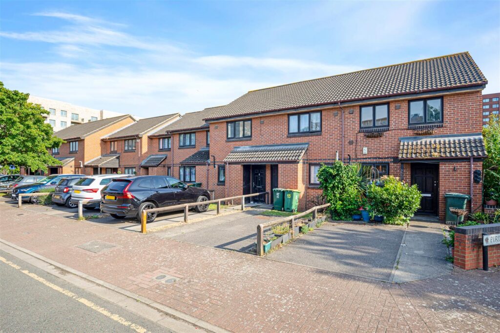 Pirie Street, Silvertown, E16