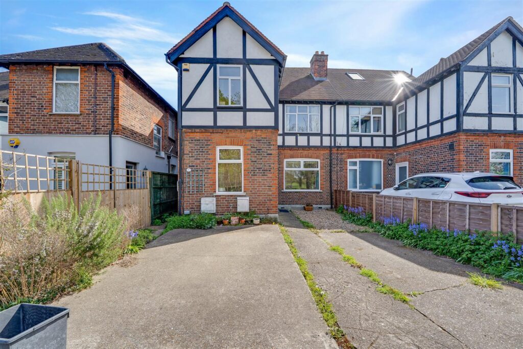 Wellington Road, Twickenham, TW2
